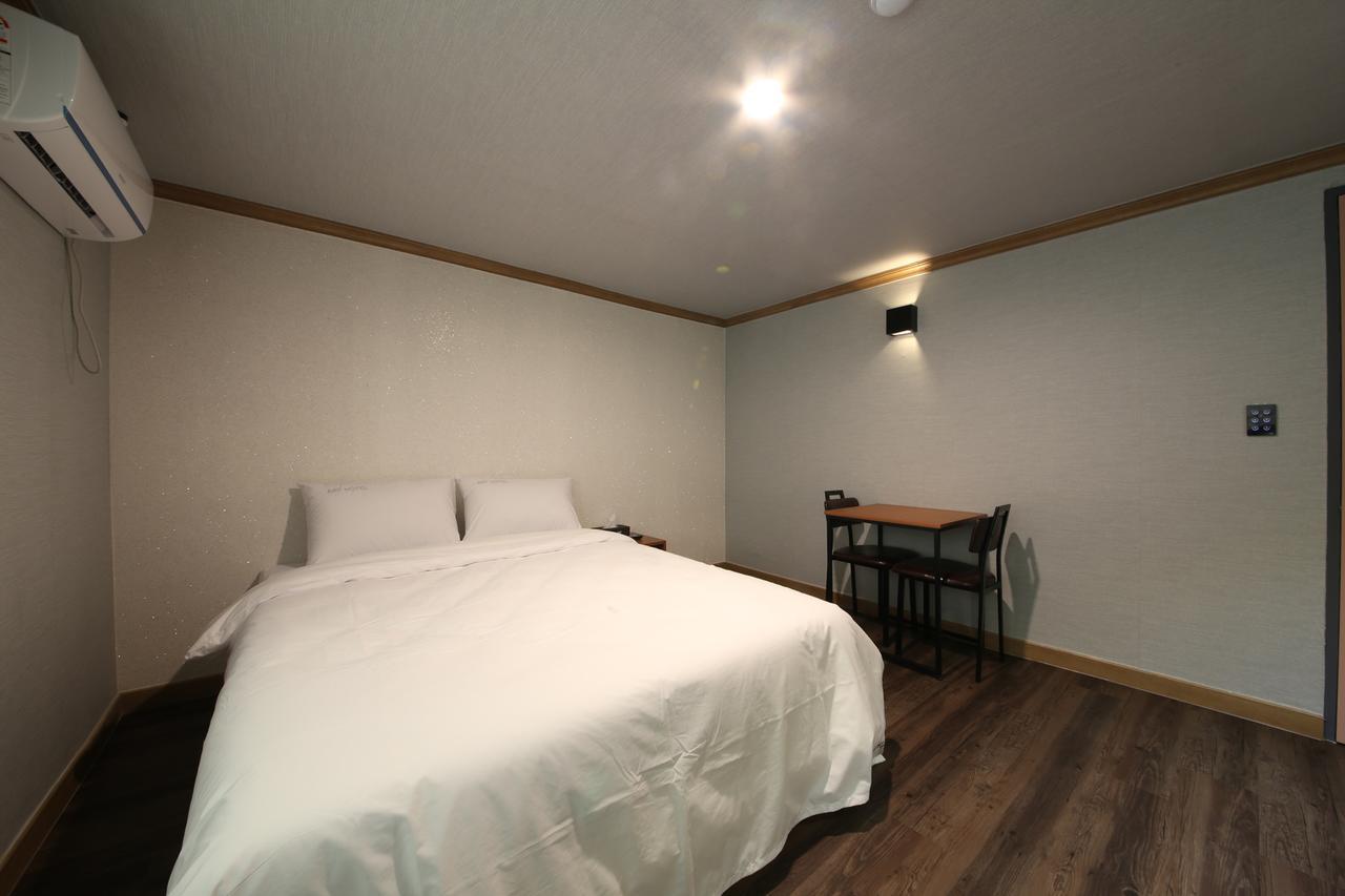 Art Hotel Gumi Exterior photo